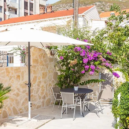 S&l Guest house