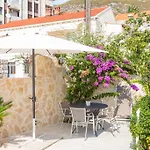 S&l Guest house